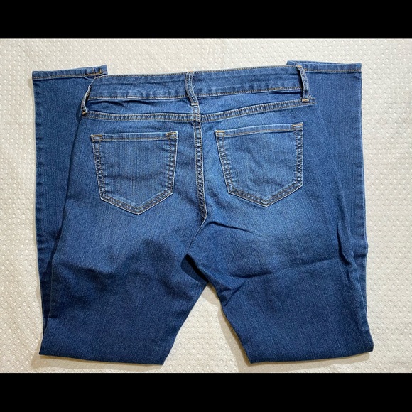 🌟 Super Skinny Mid-Rise Jeans - Picture 3 of 13